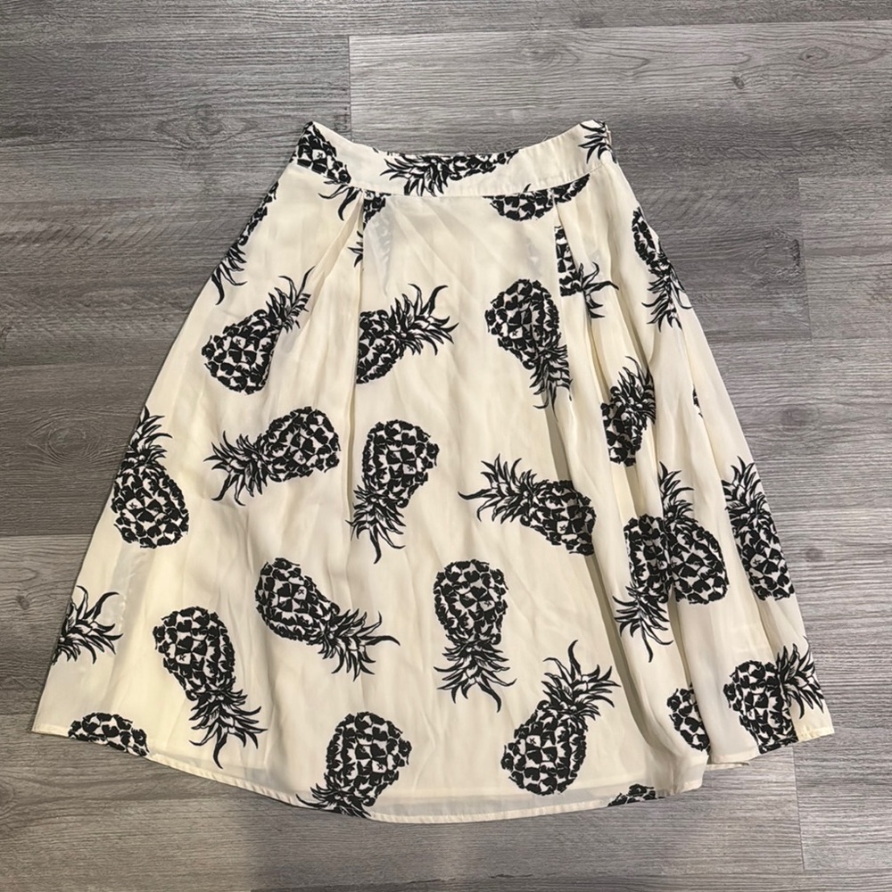 Pineapple Print White Skirt
